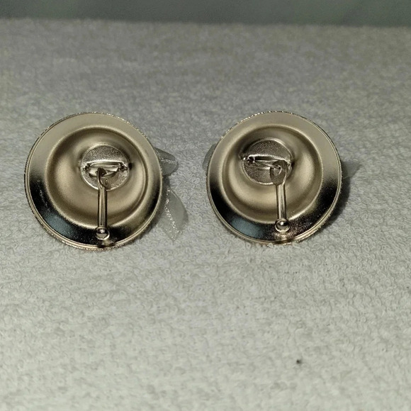 Wedding Bell Name Card Holder  or Photo Holder with Working Clapper - Picture 4 of 8